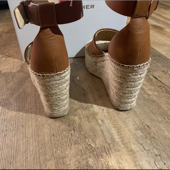 Marc Fisher Adalyn wedges - Picture 5 of 6